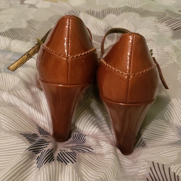 Linea Paolo Amber Pumps - Picture 3 of 8